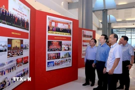 Phó Thủ tướng Mai Văn Chính kiểm tra công tác chuẩn bị triển lãm ảnh tại Đại hội đại biểu Đảng bộ Chính phủ lần thứ nhất, nhiệm kỳ 2025-2030. (Ảnh: Tuấn Anh/TTXVN)