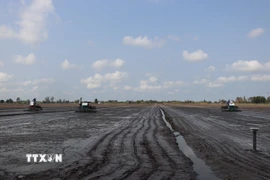 Ngành nông nghiệp vận động nông dân chỉ xuống giống khi đảm bảo nguồn nước tưới nội đồng. (Ảnh: Thu Hiền/TTXVN)