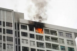 Một căn hộ ở tầng 27 bốc cháy. (Nguồn: VOV)