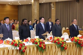 Chủ tịch nước Lương Cường và Tổng thống Sri Lanka Anura Kumara Dissanayaka cùng các đại biểu dự tiệc chiêu đãi. (Ảnh: Lâm Khánh/TTXVN)