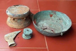 Người dân tặng cổ vật quý từ thời Hùng Vương cho bảo tàng