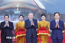 Tổng Bí thư Tô Lâm và Thủ tướng Phạm Minh Chính và các đại biểu khởi công, khánh thành các dự án, công trình trên 34 tỉnh, thành phố trên cả nước. (Ảnh: Thống Nhất/TTXVN)