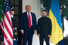 Tổng thống Mỹ Donald Trump đón Tổng thống Ukraine Volodymyr Zelensky tại Washington D.C. ngày 18/8. (Ảnh: THX/TTXVN)