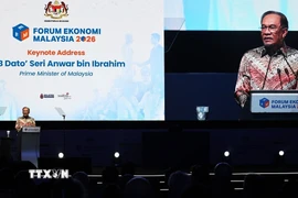 Thủ tướng Anwar Ibrahim phát biểu tại diễn đàn. (Ảnh: Viên Luyến/TTXVN)