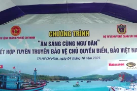 Sự kiện "ăn sáng cùng ngư dân" đặc biệt trên tàu Kiểm ngư 290