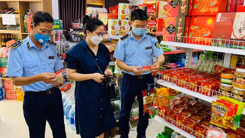 Hà Nội: Thị trường hàng hóa ổn định, không bị gián đoạn nguồn hàng thiết yếu