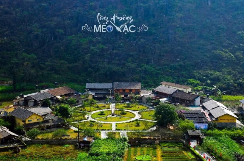 Giữ hồn cao nguyên đá: Câu chuyện du lịch cộng đồng ở Mèo Vạc Quang cảnh Mèo Vạc nhìn từ trên cao, nơi vẻ đẹp thiên nhiên hòa quyện với không gian sinh hoạt truyền thống của đồng bào các dân tộc trên cao nguyên đá Đồng Văn. (Ảnh: PV/Vietnam+)