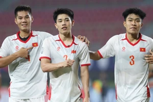 Trực tiếp U22 Việt Nam vs U22 Malaysia: Em họ Công Phượng lần đầu đá chính?