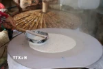 Làng nghề bánh tráng Hậu Thành nhộn nhịp vào vụ Tết