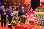 Đại biểu bỏ phiếu bầu Ban Chấp hành Đảng bộ Thành phố Hà Nội khóa XVIII, nhiệm kỳ 2025-2030. (Ảnh: Văn Điệp/TTXVN) 