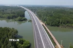 Cao tốc Bến Lức-Long Thành đoạn qua rừng ngập mặn huyện Nhơn Trạch (Đồng Nai). (Ảnh: Công Phong/TTXVN)