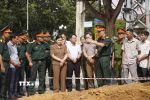 Ban Chỉ đạo 515 tỉnh Quảng Ngãi khảo sát trực tiếp tại khu vực thăm dò. (Ảnh: Dư Toán/TTXVN)