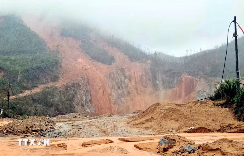 Cảnh báo lũ quét, sạt lở đất tại 3 tỉnh, thành phố Trung Bộ