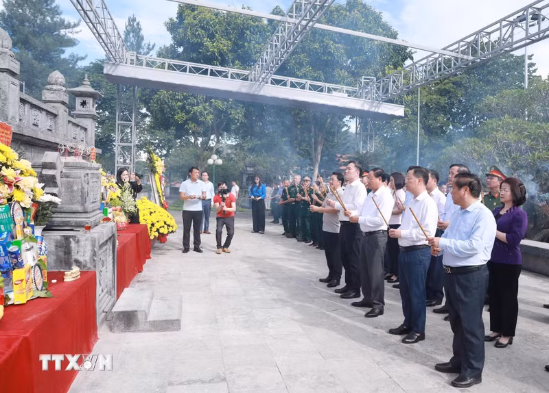 Lai Châu tri ân anh hùng liệt sỹ, phát huy truyền thống "Uống nước nhớ nguồn"