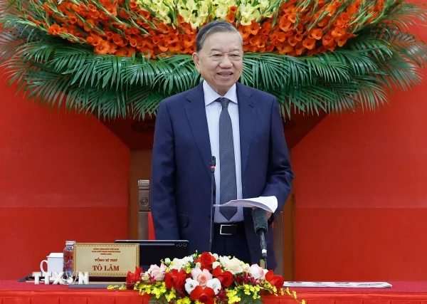 https://media.vietnamplus.vn/images/5586a621d13e01cd725641306ca263262bd3a65b7d9b16daf19f7752d7df5aee93863a3fef63c4e571d32c05ba68f30b3b12e57f46181cd51ced3bd21bc0feb2d61bd0f931589921f06238a5868f1eb8c2689d03cd17842c4fbddc331a8a7b6aede0e22a7fd2504831c3d20fd7bb4aff39390d21633c4da7aca3eda7746b55622e5fea57f9b338dce122be2a4e3f00cd/ttxvn-tong-bi-thu-ban-chi-dao-trung-uong-ve-phat-trien-khoa-hoc-cong-nghe-doi-moi-sang-tao-va-chuyen-doi-so-3.jpg.webp