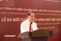 Phó giáo sư, Tiến sỹ Nguyễn Văn Tùng – Thành viên Hội đồng thành viên, Phó Tổng biên tập Nhà xuất bản Giáo dục Việt Nam phát biểu tại sự kiện. (Ảnh: Khánh Ly/Vietnam+)