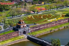 Choáng ngợp hình ảnh 50.000 chậu hoa khoe sắc bên kinh thành Huế xưa