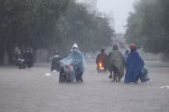 Miền Bắc đón đợt mưa lớn tiềm ẩn nhiều nguy cơ trước khi bão số 2 đổ bộ 