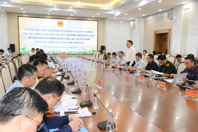Quang cảnh buổi làm việc giữa Tổ công tác với Quảng Ninh. (Ảnh: Thanh Vân/TTXVN) quang-ninh-resize.jpg