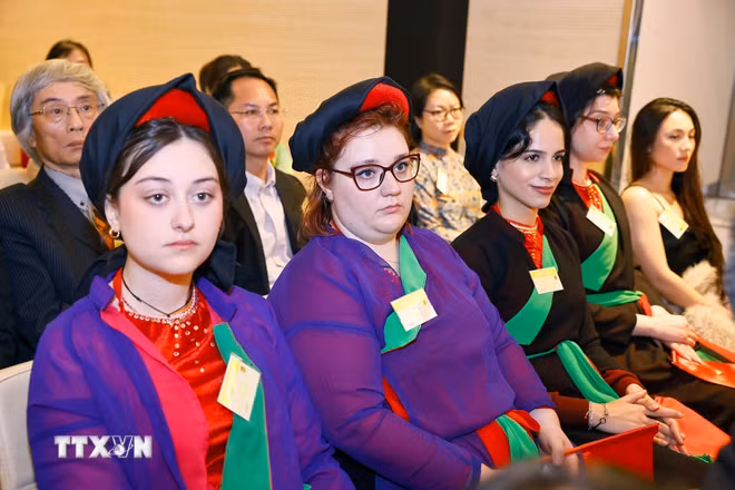 Chủ tịch Quốc hội Trần Thanh Mẫn gặp gỡ cộng đồng người Việt Nam tại Italy- Ảnh 4.