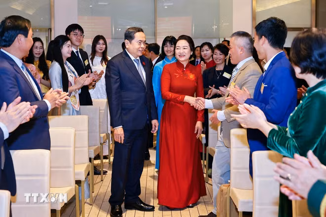 Chủ tịch Quốc hội Trần Thanh Mẫn gặp gỡ cộng đồng người Việt Nam tại Italy- Ảnh 2.