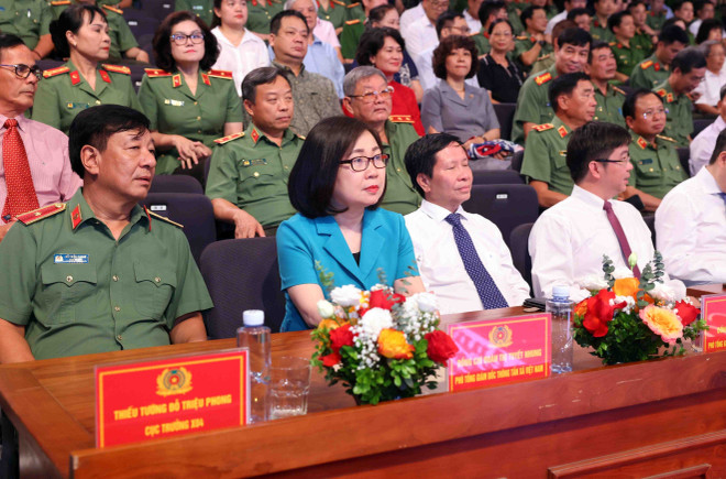 Les délégués présents à la cérémonie. (Photo : Pham Kien/VNA) bo-cong-an.jpg