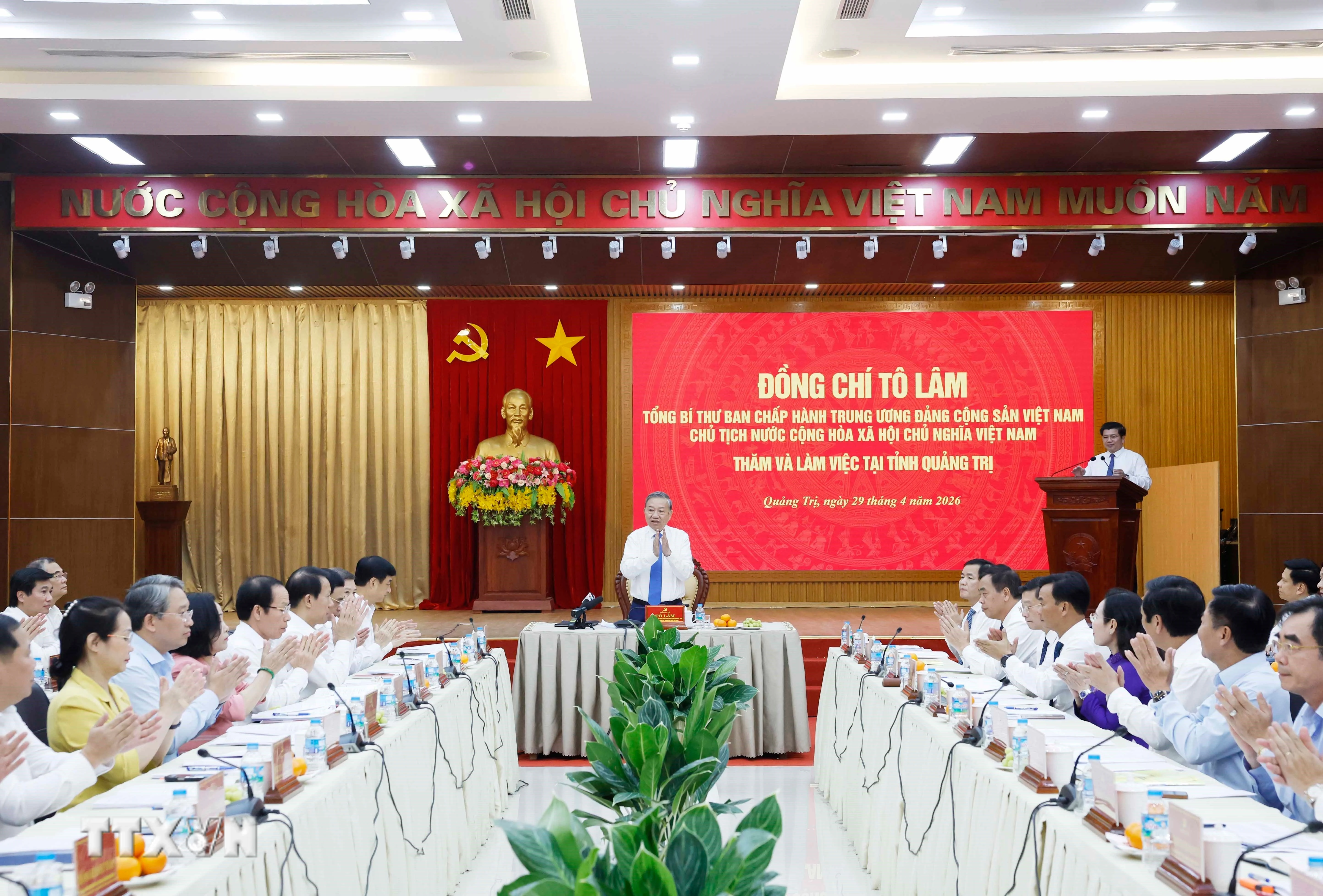 Tổng Bí thư, Chủ tịch nước làm việc với Ban Thường vụ Tỉnh ủy Quảng Trị