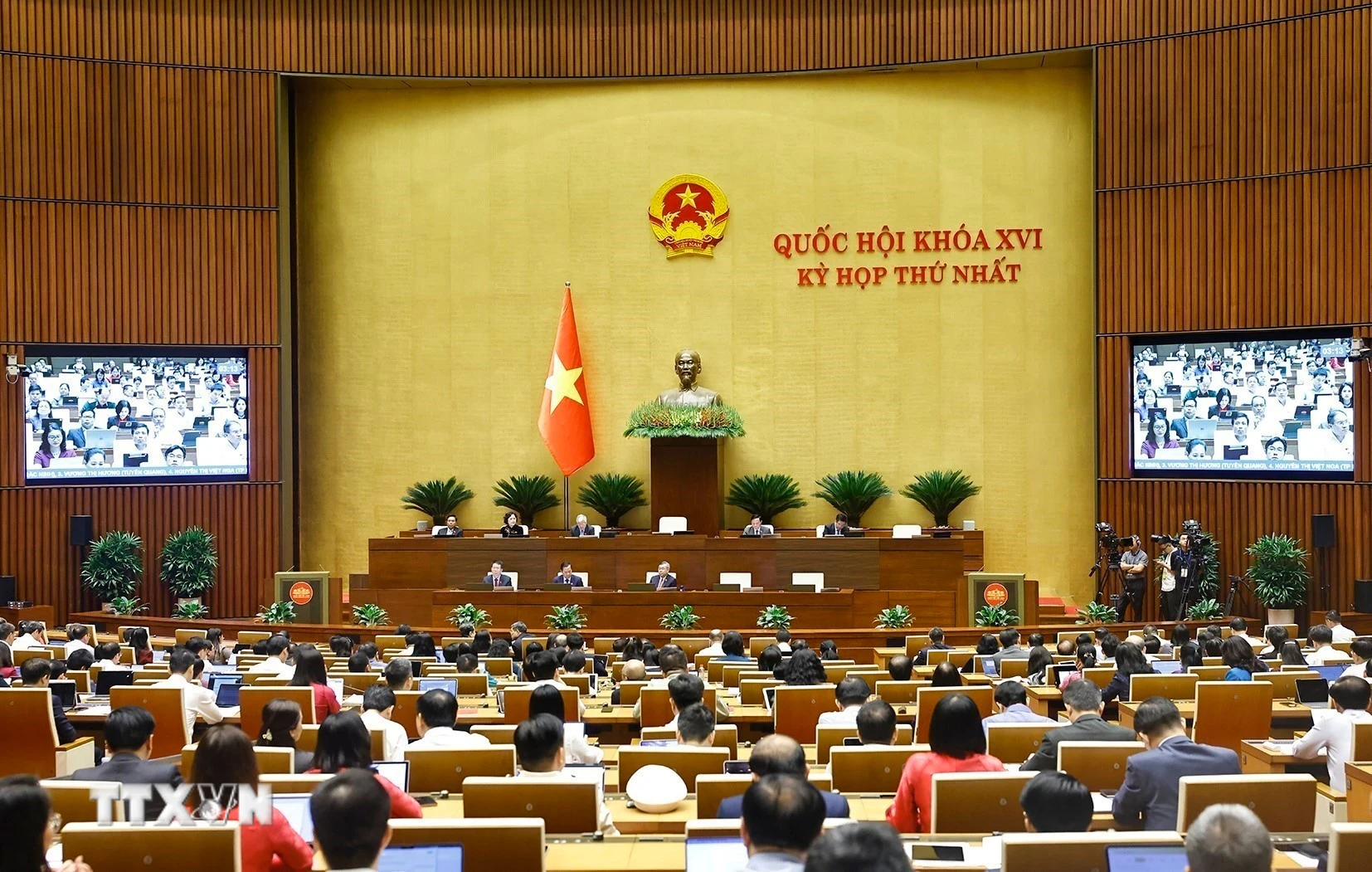Quốc Hội thảo luận sửa đổi Luật Thuế Thu Nhập Cá Nhân và Thuế Tiêu Thụ Đặc Biệt