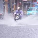 Miền Bắc mưa lớn diện rộng, nguy cơ ngập úng và sạt lở gia tăng 