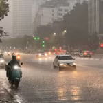 Toàn miền Bắc sắp đón mưa to đến rất to kèm theo dông lốc nguy hiểm
