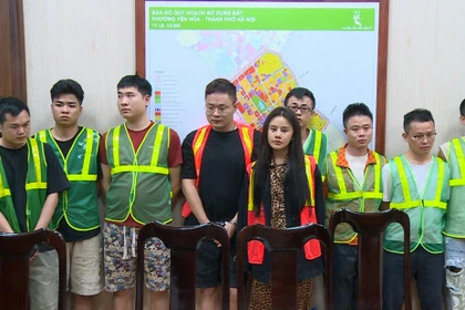 Các đối tượng tổ chức hoạt động lừa đảo chiếm đoạt tài sản và đánh bạc trực tuyến xuyên quốc gia.(Ảnh: CACC)