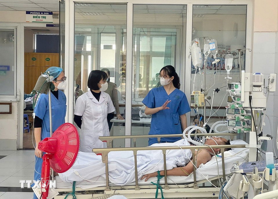 Theo Bệnh viện Đa khoa Đức Giang, sau 3 ngày điều trị tình trạng của bệnh nhân nghi ngộ độc ở Long Biên, Hà Nội, đã cải thiện tốt hơn so với lúc vào viện. (Ảnh: TTXVN phát)