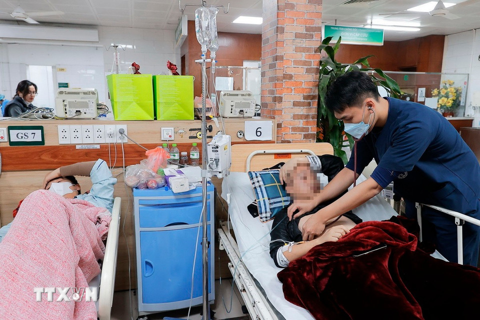 Trong 9 bệnh nhân còn lại, 2 ca nhẹ, 7 ca ở mức trung bình hoặc nặng, tình trạng dần tiến triển. (Ảnh: Minh Quyết/TTXVN)