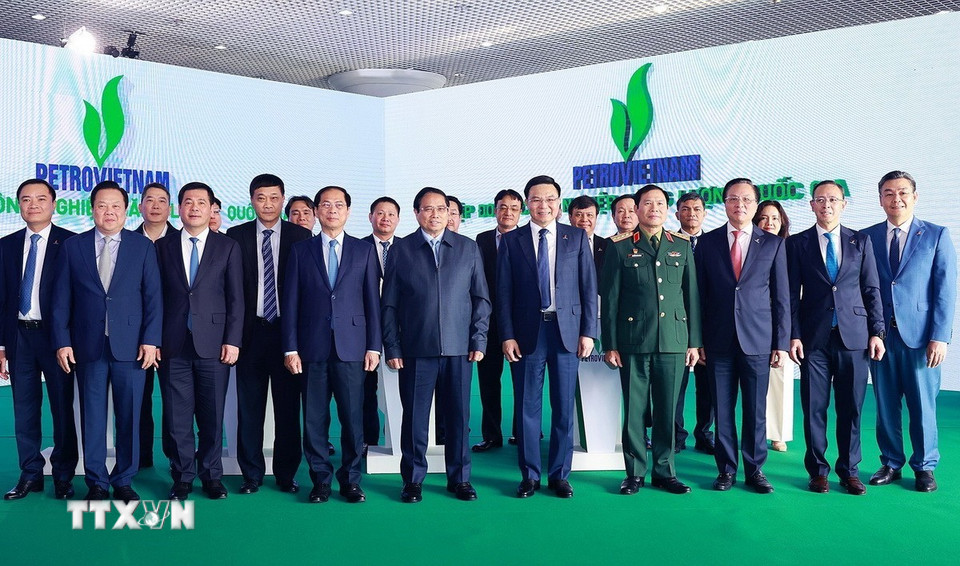 Thủ tướng Phạm Minh Chính và các đại biểu tham dự Hội nghị triển khai nhiệm vụ năm 2025 của ngành dầu khí. (Ảnh: Dương Giang/TTXVN)