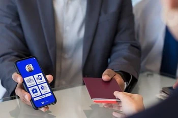 ‘Hộ chiếu vaccine’ cho người dân Việt Nam sẽ được cấp từ ngày 15/4. (Ảnh minh họa: CTV)