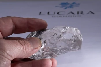 Viên kim cương hơn 1.000 carat mới "lộ diện." (Nguồn: Lucara Diamond/Ảnh chụp màn hình)