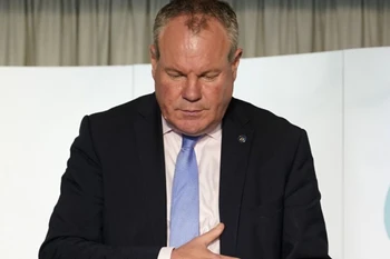 Quốc vụ khanh Thương mại Conor Burns bị cách chức. (Nguồn: zoah.co.uk)