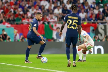 Cận cảnh Tunisia tạo 'địa chấn' muộn màng trước đội tuyển Pháp