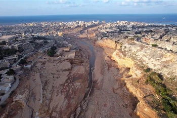 Cảnh tàn phá sau thảm họa lũ lụt tại Derna, Libya. (Ảnh: THX/TTXVN)