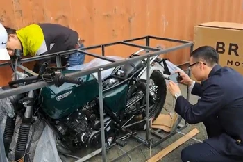 Phát hiện lô xe môtô nghi gian lận xuất xứ trị giá khoảng 3 tỷ đồng