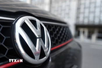 Vụ bê bối dieselgate bị phanh phui từ tháng 9/2015 khi Volkswagen thừa nhận đã cài đặt phần mềm gian lận khí thải diesel vào hàng triệu ôtô. (Nguồn: AFP/TTXVN)