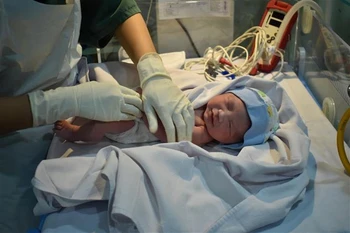 Trẻ sinh non có thể mắc nhiều bệnh mạn tính ở tuổi thanh thiếu niên