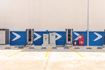 Trụ sạc siêu nhanh DC 360kW đầu tiên của VinFast được thí điểm tại thành phố Đà Nẵng.