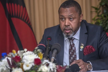 Phó Tổng thống Malawi Saulos Chilima trong cuộc họp báo tại thủ đô Lilongwe, ngày 6/6/2018. (Ảnh: AFP/TTXVN)