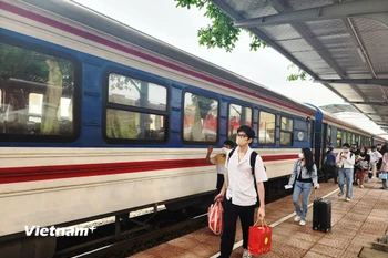 Một đoàn tàu của Tổng công ty Đường sắt Việt Nam. (Ảnh: Việt Hùng/Vietnam+)