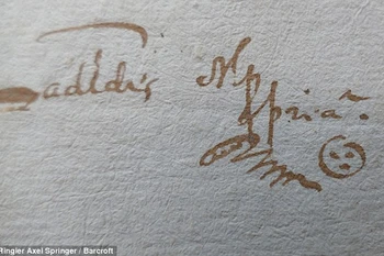 Biểu tượng hình mặt cười trên văn bản cổ cách đây 382 năm ở Slovakia.