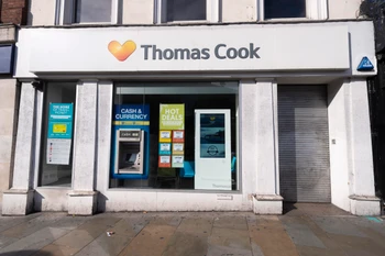 Trong ảnh: Một chi nhánh của Công ty lữ hành Thomas Cook đã đóng cửa tại London, Anh ngày 23/9/2019. Ảnh: THX/TTXVN