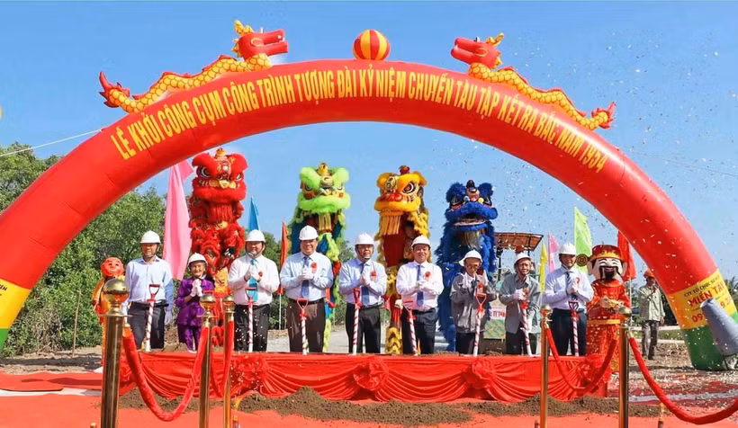 Nghi thức khởi công công trình. (Ảnh: Huỳnh Anh/TTXVN)