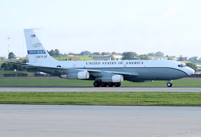 Máy bay do thám OC-135 của không lực Mỹ cất cánh từ căn cứ không quân Offutt ở Nebraska, ngày 14/9/2018. (Ảnh: AFP/TTXVN)