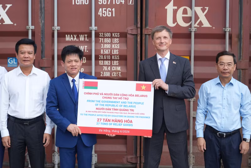 Chính phủ Belarus viện trợ hơn 27 tấn hàng hóa thiết yếu cho người dân